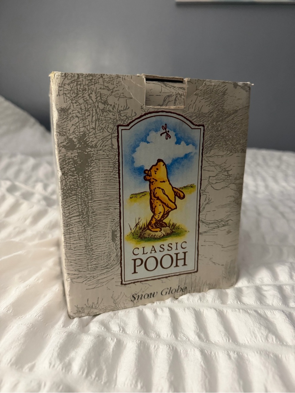 Winnie the Pooh “Classic Globe” Snow Globe